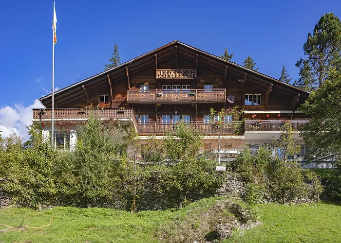 Youth Hostel *