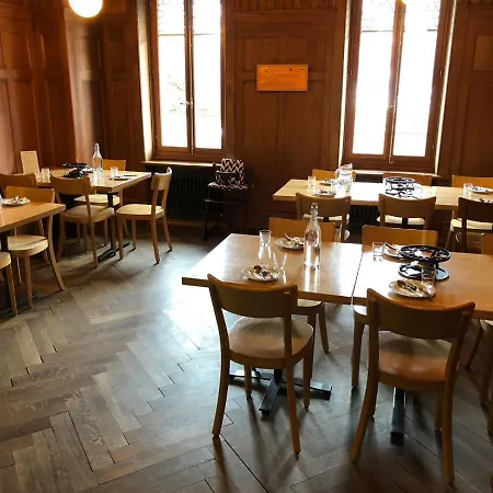 Youth אכסניה *