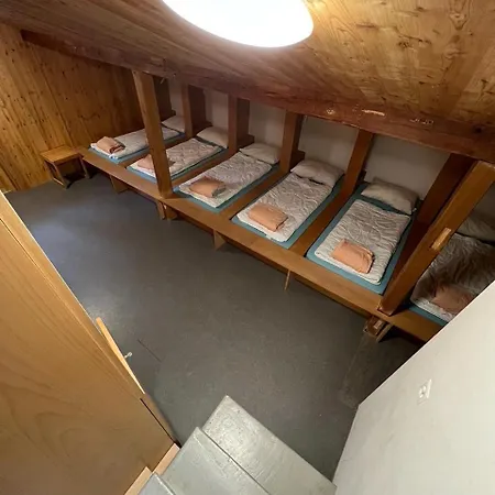 אכסניה Youth *